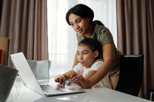 The Role of Parents and Families in Online Schooling Header